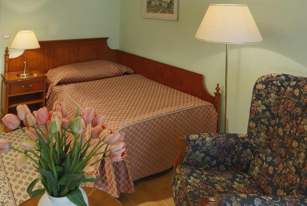 Bristol Hotel 4*